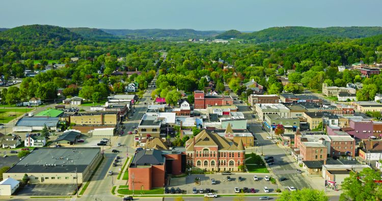 An aerial photo of the Richland Center clinic
